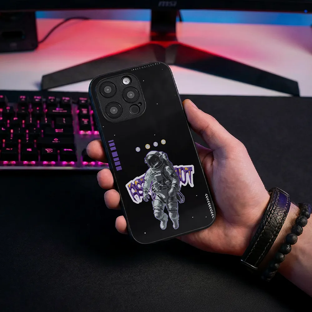 Glass Phone Case Astronaut - Image 3
