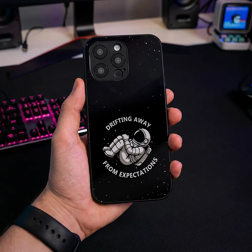 Glass Phone Case Drifting Away From Expectations - Image 2
