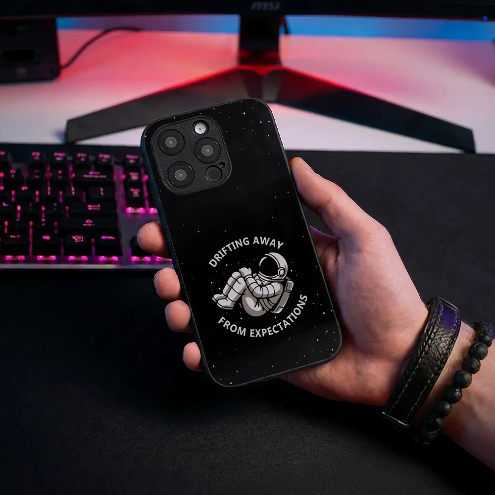 Glass Phone Case Drifting Away From Expectations - Image 3
