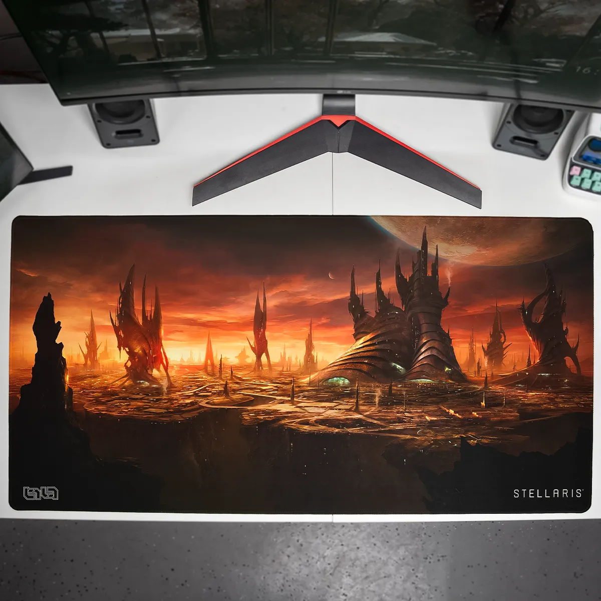 Mousepad Alien City by Kentaro Kanamoto