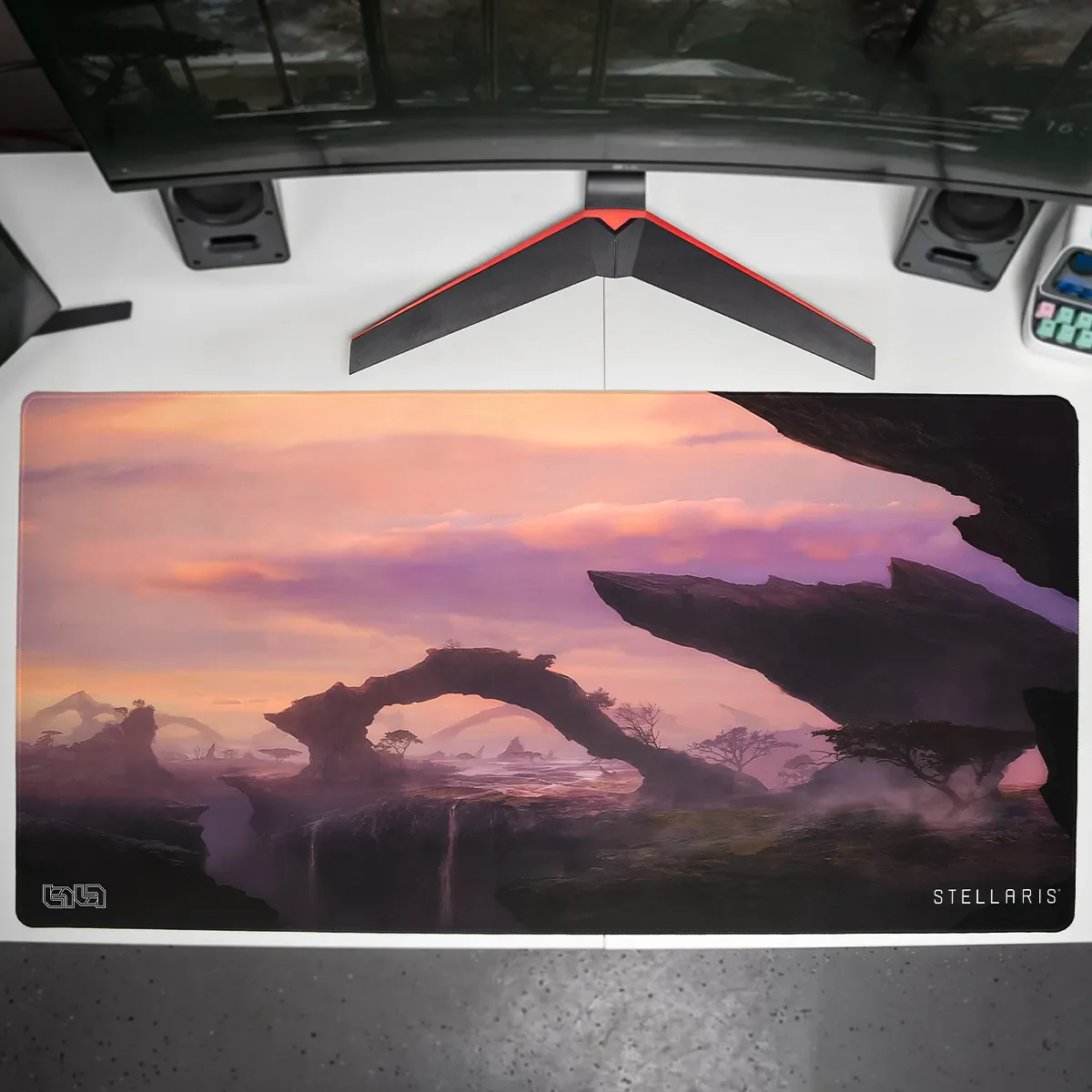 Mousepad Alien Planet by Kentaro Kanamoto