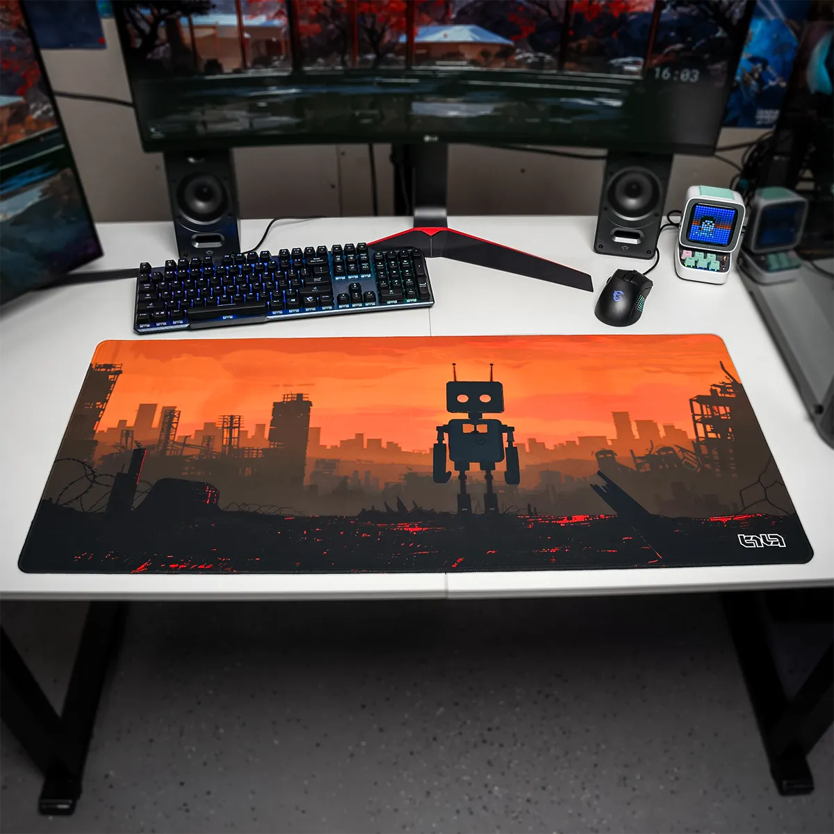 Mousepad Death and Robots - Image 10