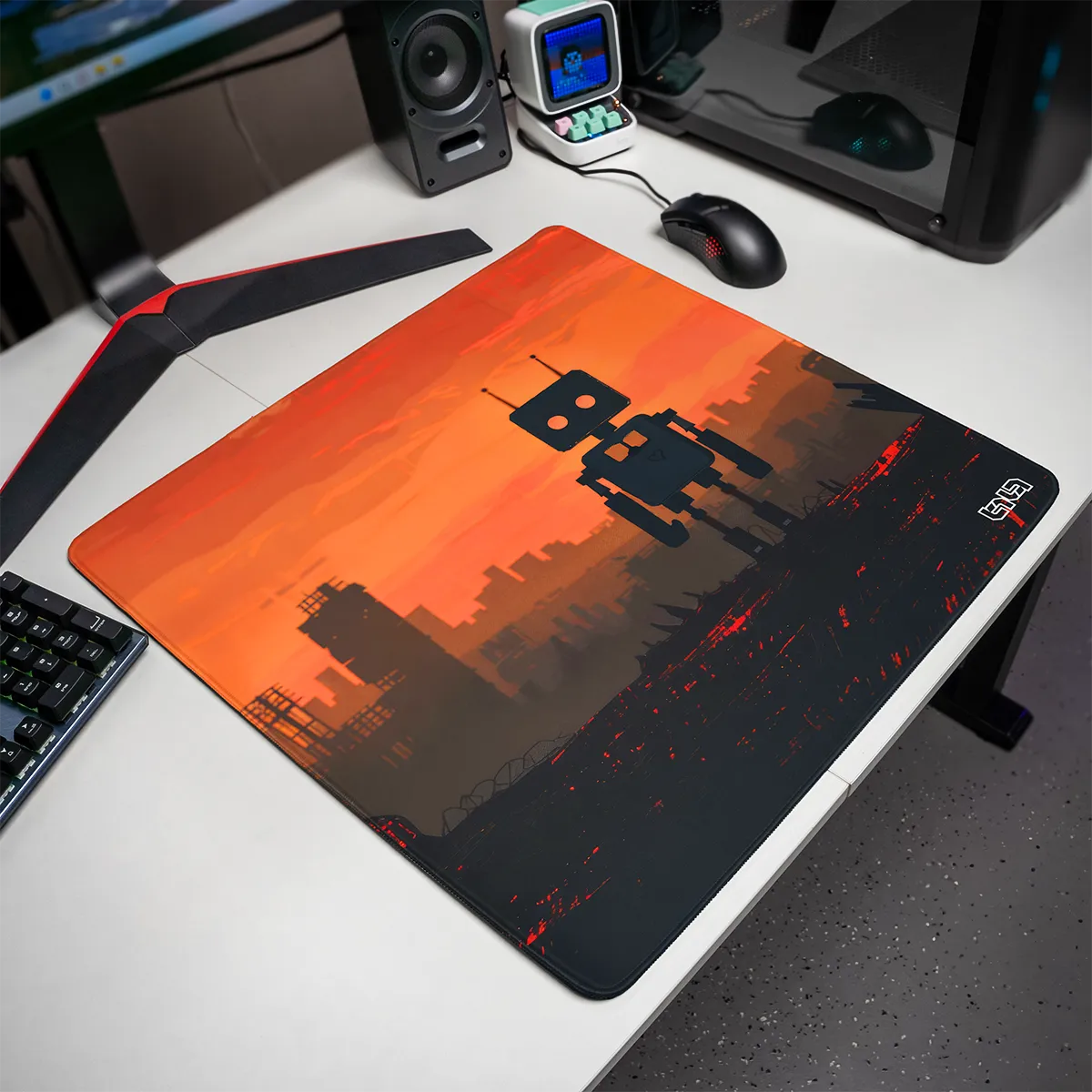 Mousepad Death and Robots - Image 19