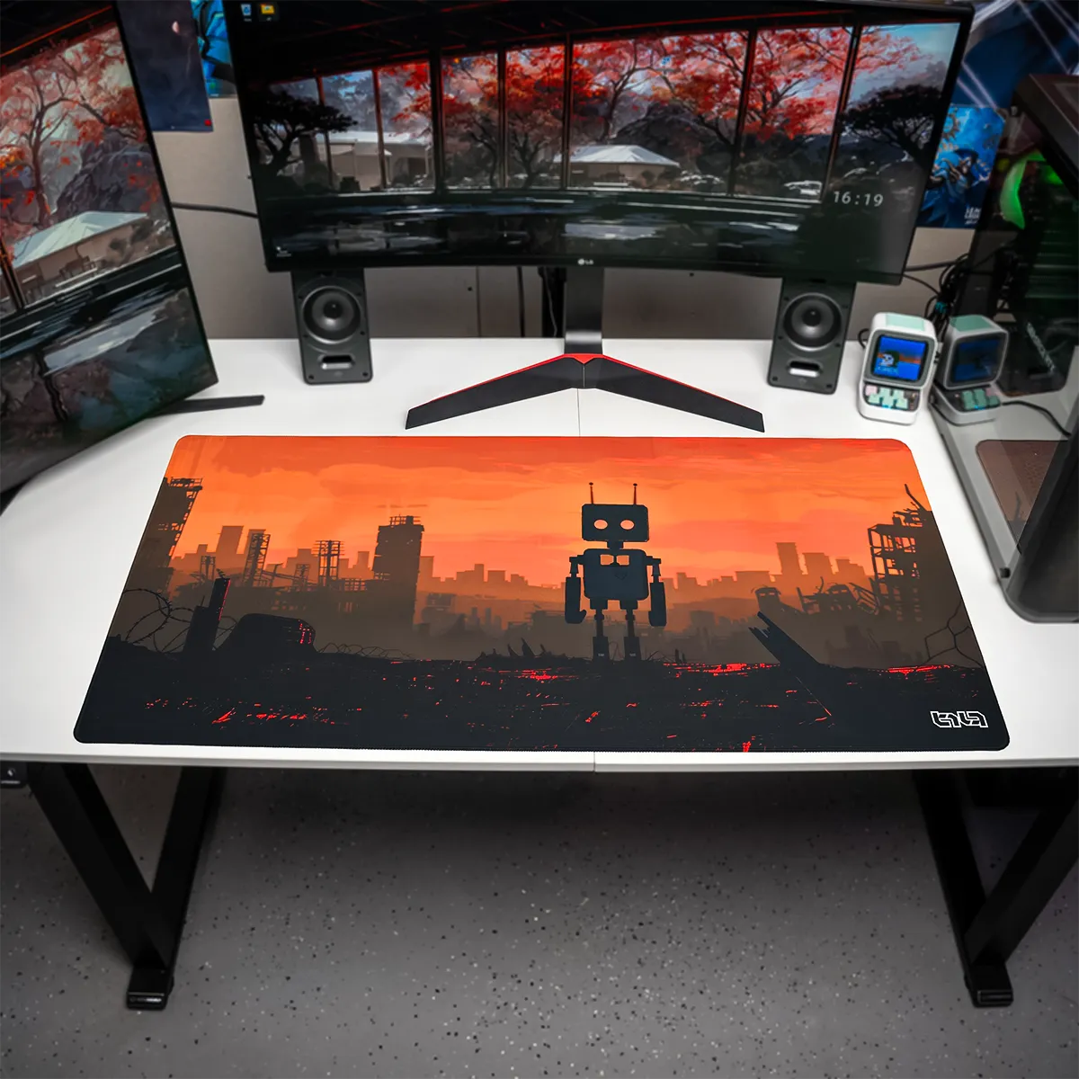 Mousepad Death and Robots - Image 5