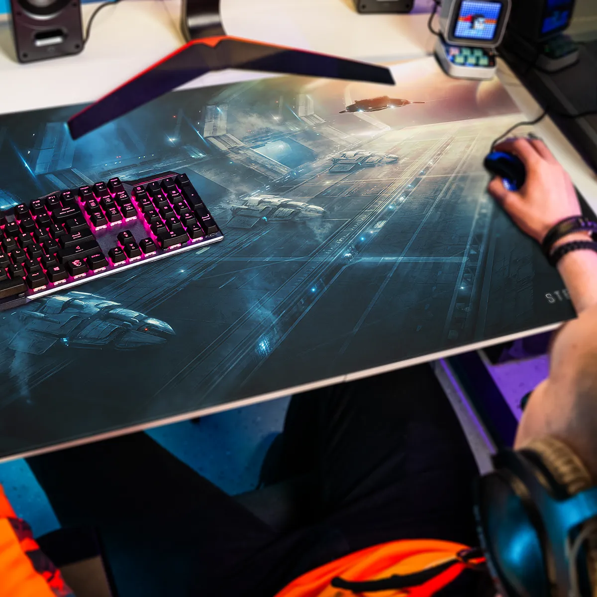 Mousepad Hangar Bay by Kentaro Kanamoto - Image 2