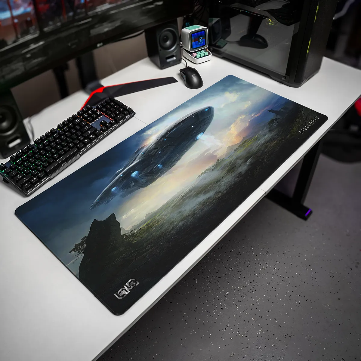 Mousepad Landing Ship by Kentaro Kanamoto - Image 9