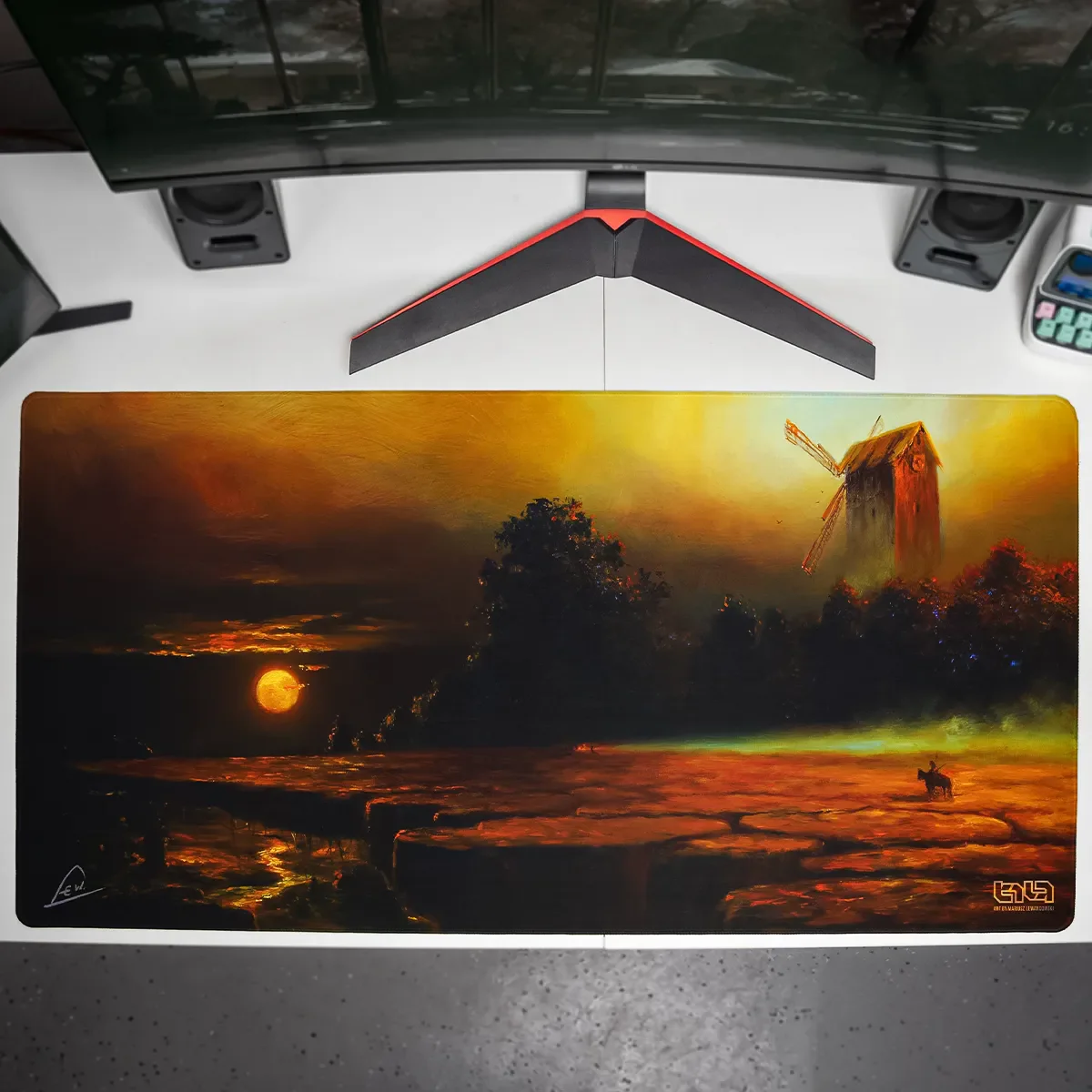 Mousepad Nocturn with a Faulty Knight