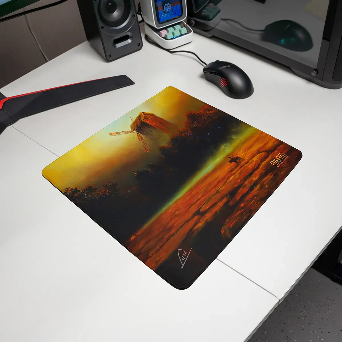 Mousepad Nocturn with a Faulty Knight - Image 23
