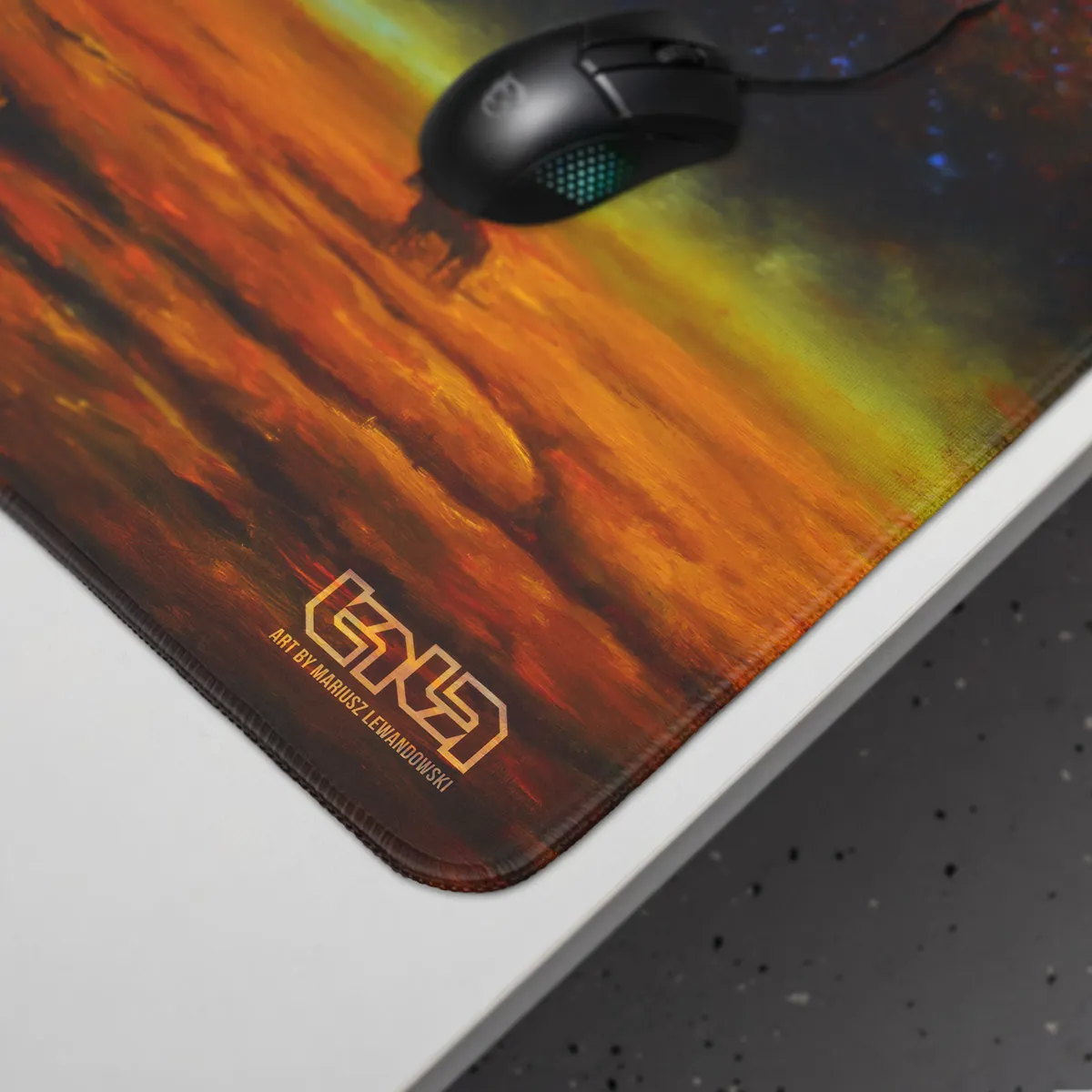 Mousepad Nocturn with a Faulty Knight - Image 3