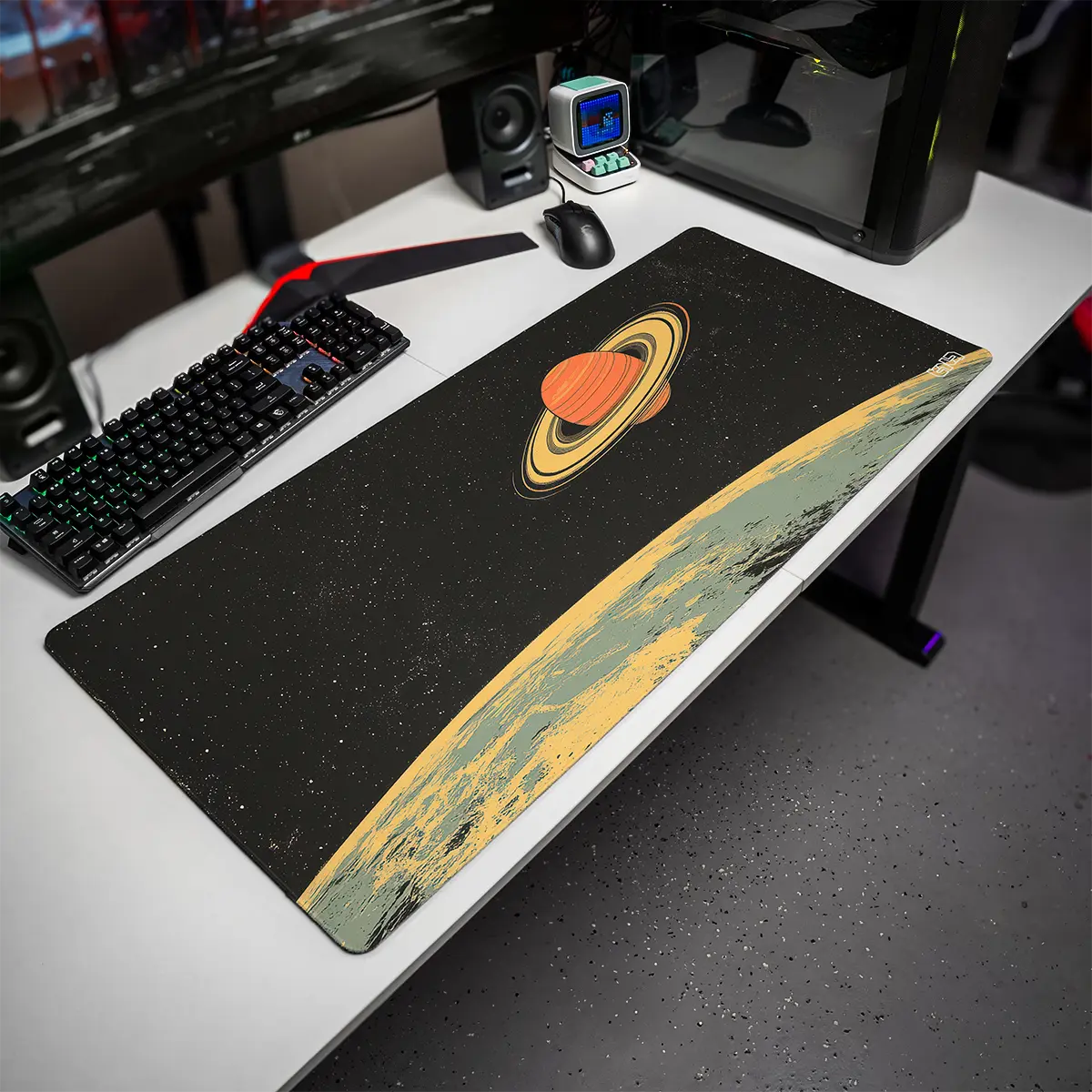 Mousepad Saturn's Moons Landscape - Image 9
